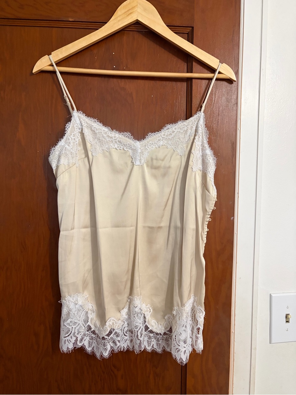 Abercrombie & Fitch Lace-Trim Slip Camisole in Cream and White